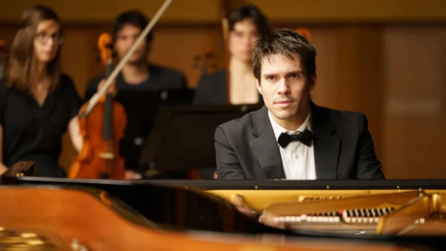 All the Right Notes: 'Two Pianos' and the Music of Complicated Love