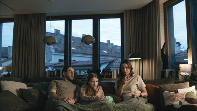 HowtoDivorce_still_01